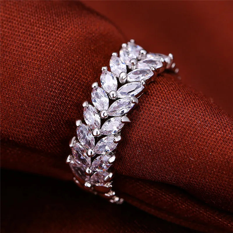 Luxury White Leaf Crystal Ring