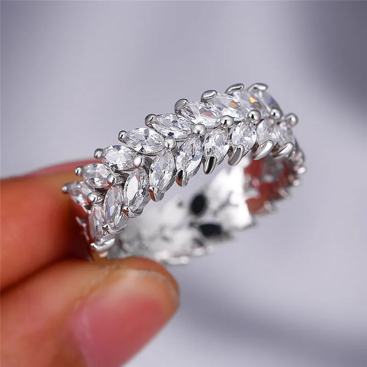 Luxury White Leaf Crystal Ring