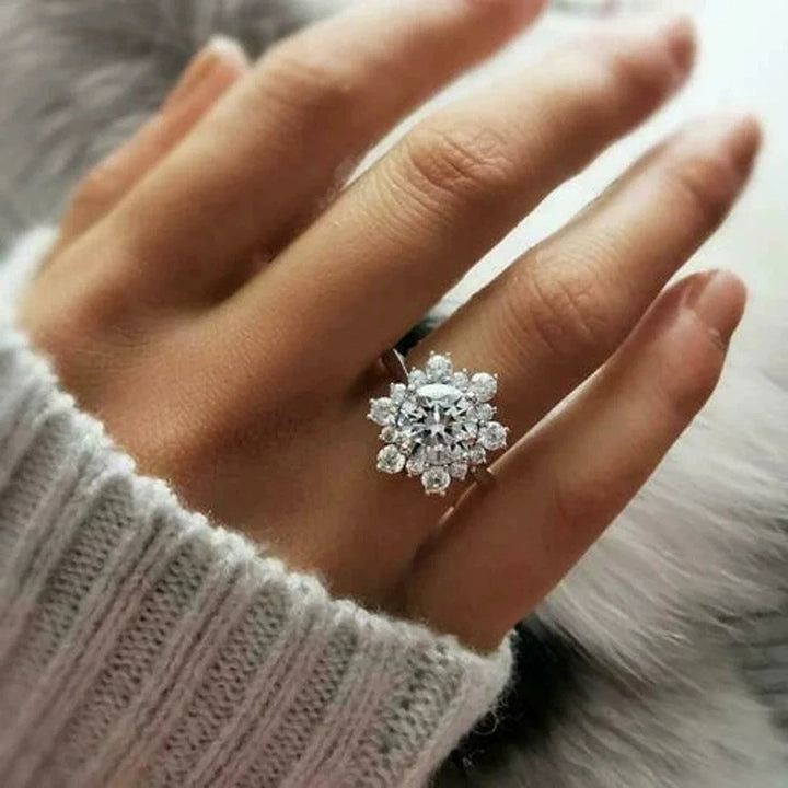 Luxury Snowflake Ring