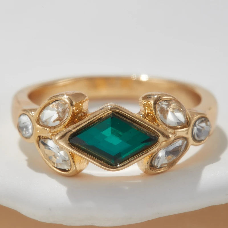 Minimalistic Zirconia Ring