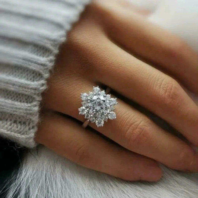 Luxury Snowflake Ring